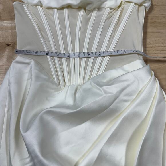 House of CB White Off-Shoulder Midi Dress - Picture 7 of 13